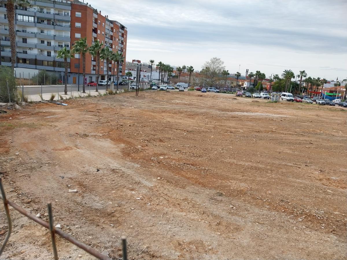 Terrenos junto a la plaza de Cartonajes donde se construirán las nueva viviendas.