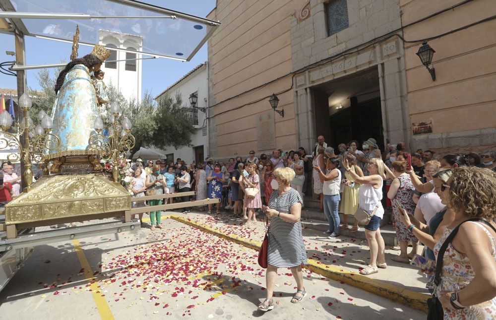 La Peregrina recorre los pueblos de les Valls, en Camp de Morvedre.