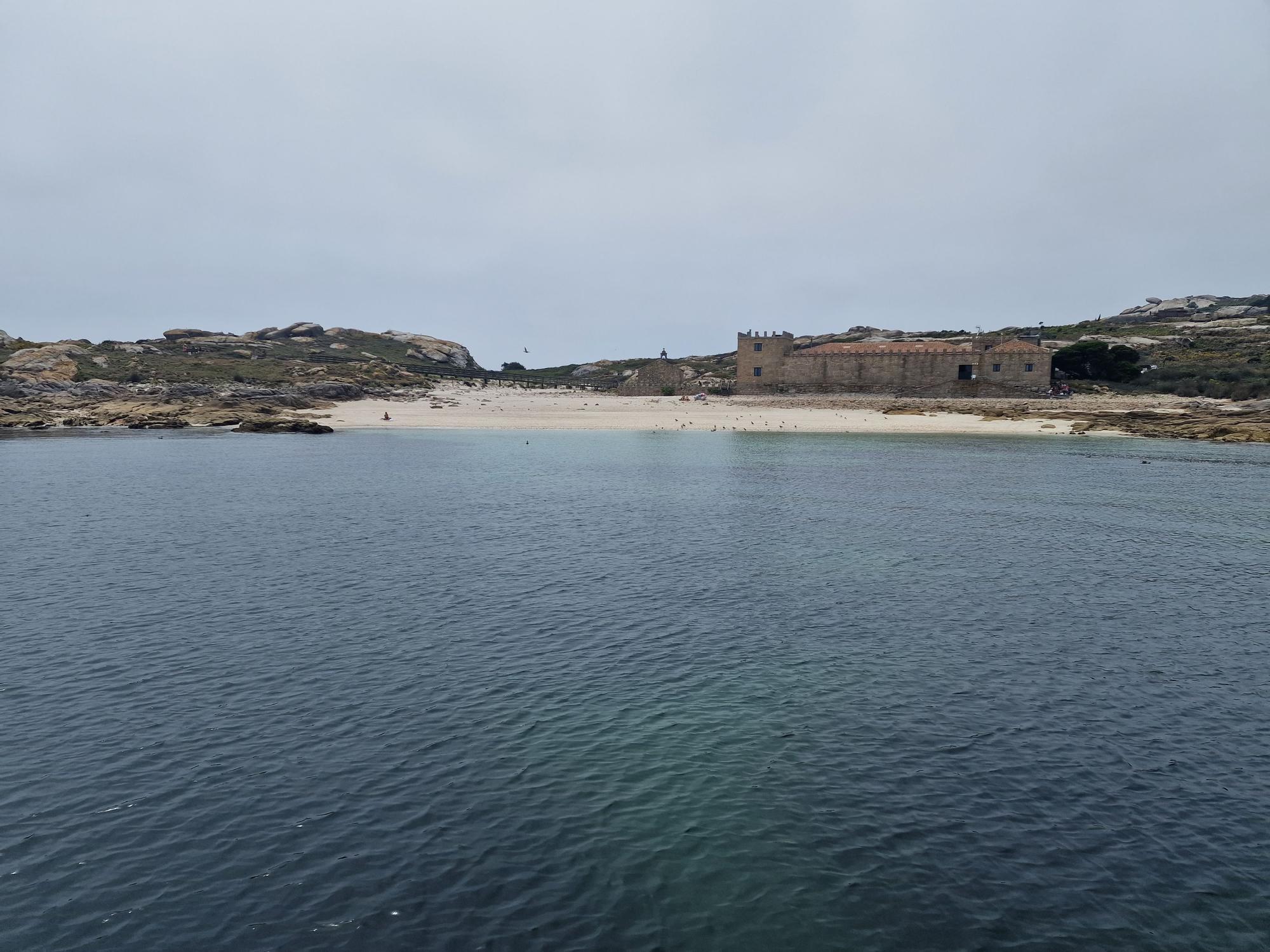 De visita en las Islas Atlánticas de Galicia a bordo del aula flotante "Chasula".