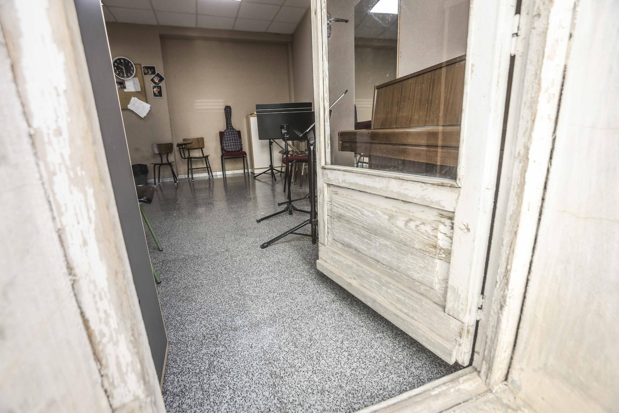 Así está el conservatorio de música de Alicante tras 20 años esperando su traslado