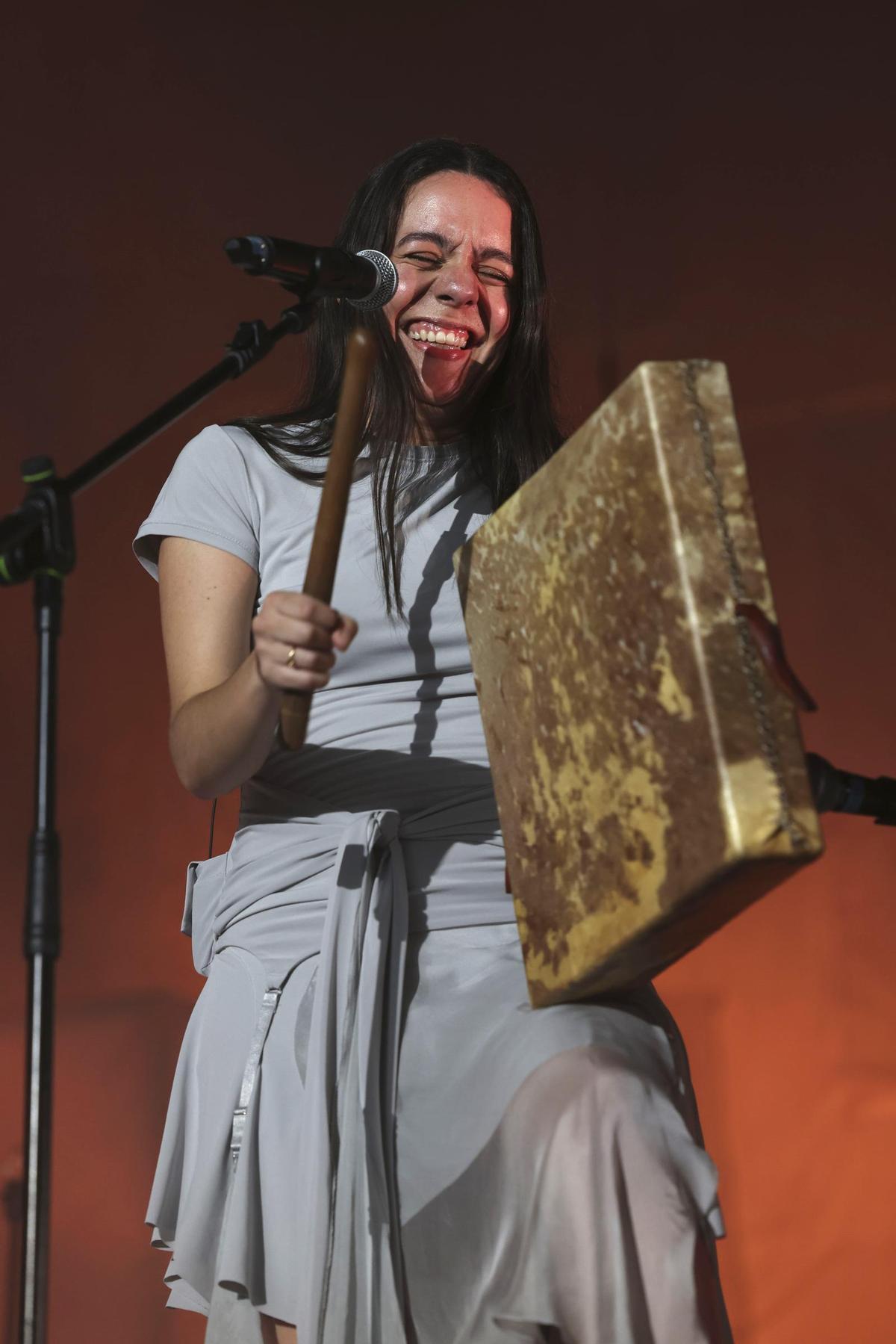 Actuación de Valeria Castro en la Plaza de Toros de Málaga durante el 101 Music Festival Costa del Sol