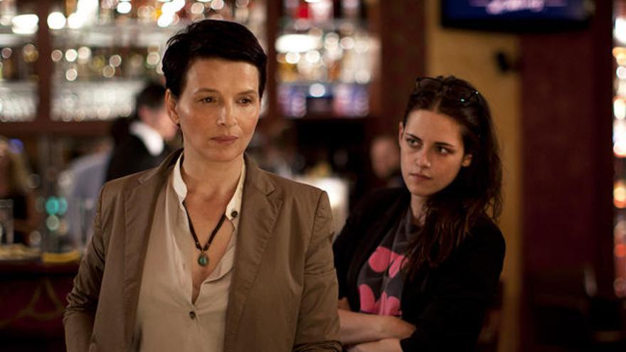 Juliette Binoche y Kristen Stewart protagonizan la cinta.