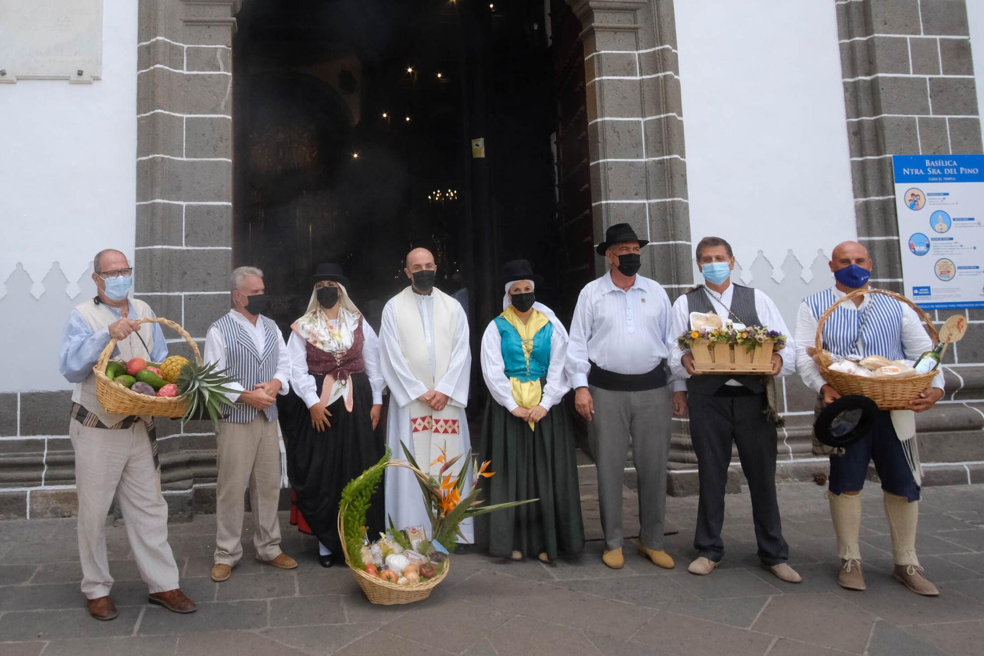 Ofrenda simbólica de los ayuntamientos de Gran Canaria a la Virgen del Pino (07/09/2021)