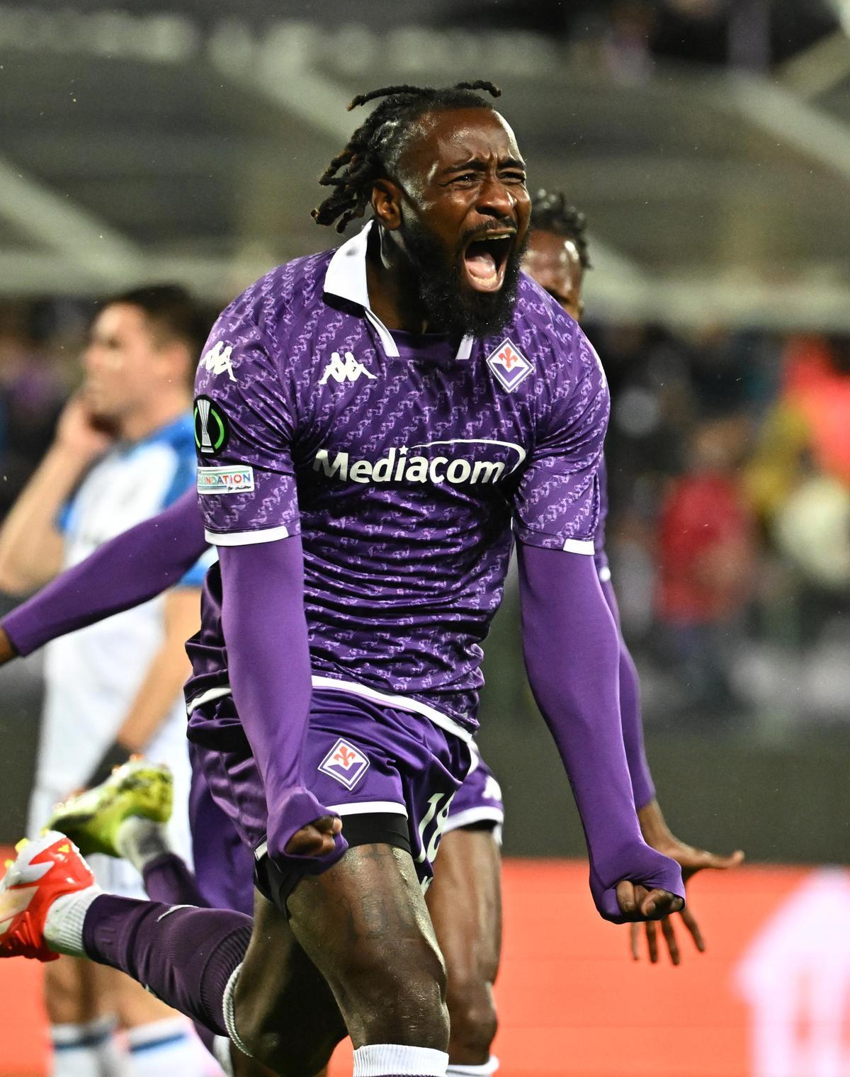 Resumen, goles y highlights del Fiorentina 3 - 2 Brujas de la ida de semifinales de la Conference League
