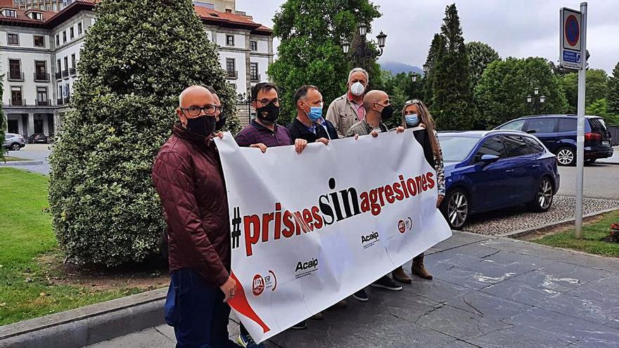 Protesta en Oviedo por 21 agresiones a funcionarios de prisiones en 10 días | ACAIP/UGT