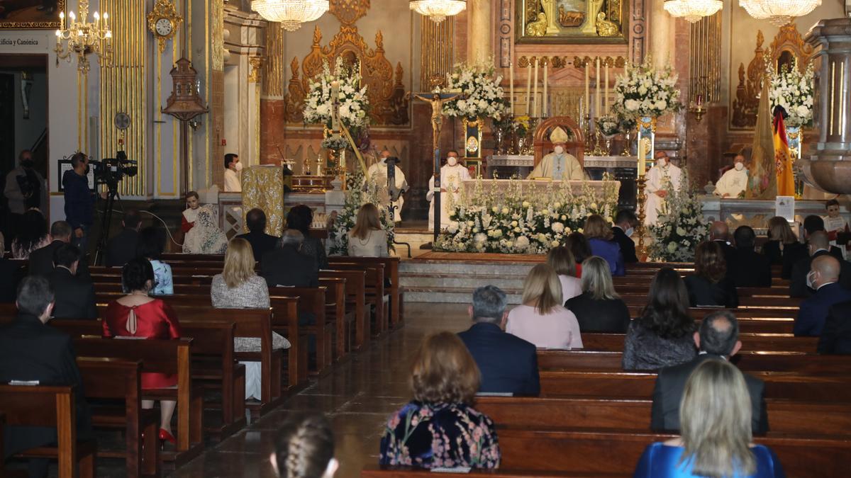 Misa oficiada por el obispo de Castellón.