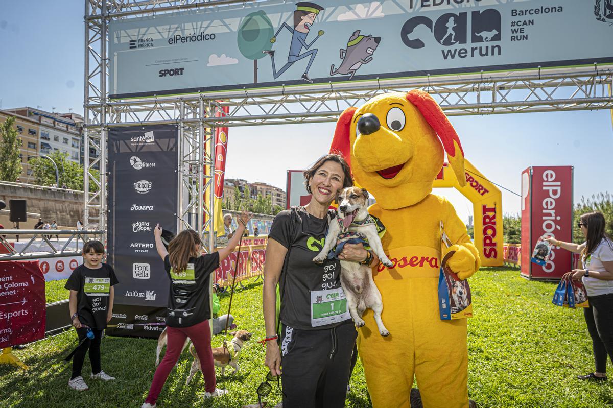 CAN WE RUN BARCELONA. La carrera organizada por Prensa Ibérica y El Periódico de Catalunya con la colaboración de Sport ,  donde las personas y sus mascotas perrunas corren en familia