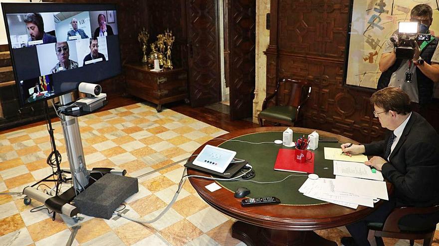 Ximo Puig en su reunión por videoconferencia con los presidentes de las Cámaras.