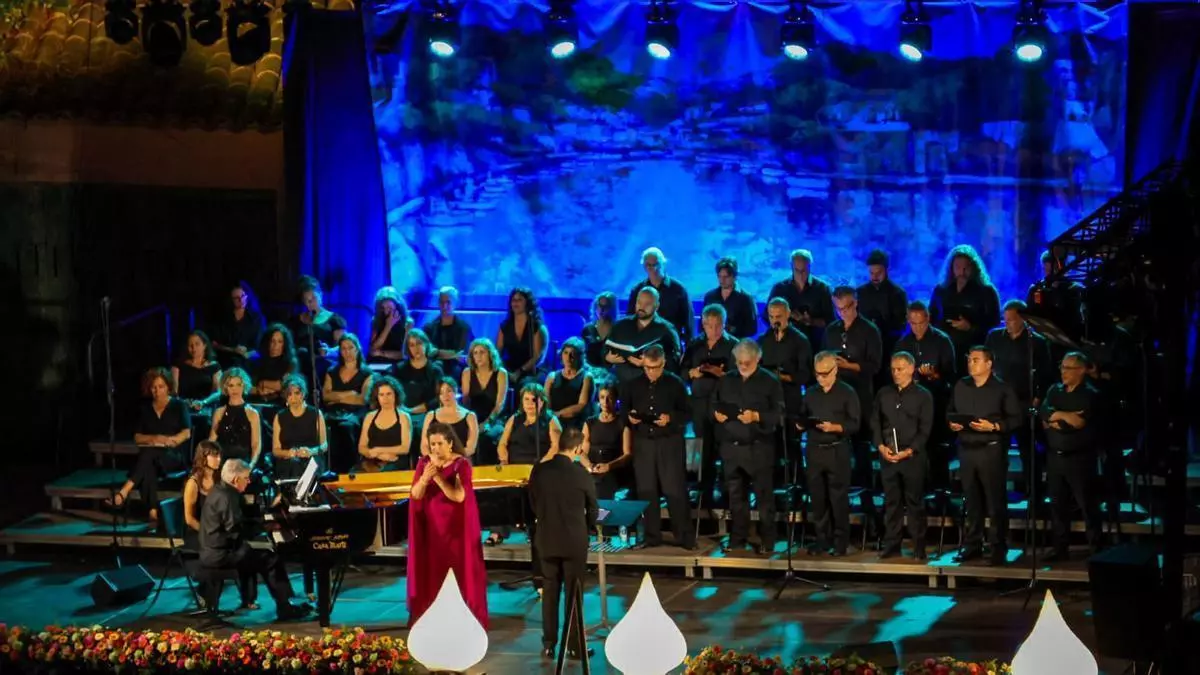 Noche mágica en el Caló d'en Busques: el XIV Festival Internacional de Música Vila de Santanyí cautiva el público con 'Música arran de mar'