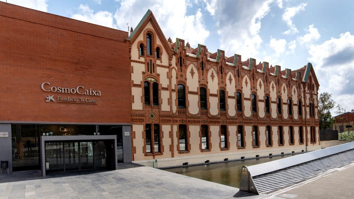 Fachada de este edificio donde la ciencia es divertida.