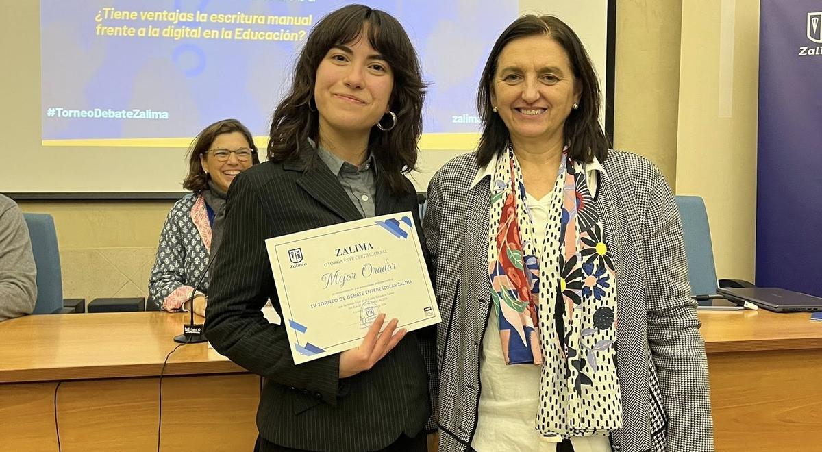Esther García, del IES Maimónides, fue reconocida como mejor oradora.
