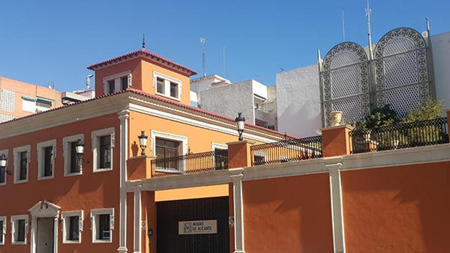 Edificio en el que se encuentra la sede de Aguas Municipalizadas de Alicante, empresa Mixta, situada en la calle Alona del barrio alicantino de Benalúa