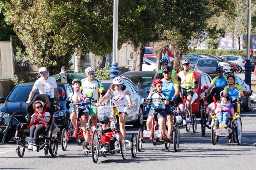 Pedaladas solidarias por los colosos emblemáticos