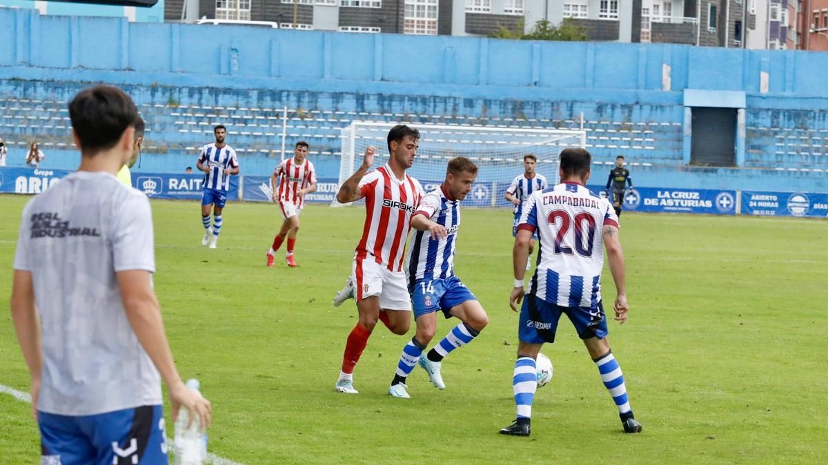 Un momento del Avilés-Sporting