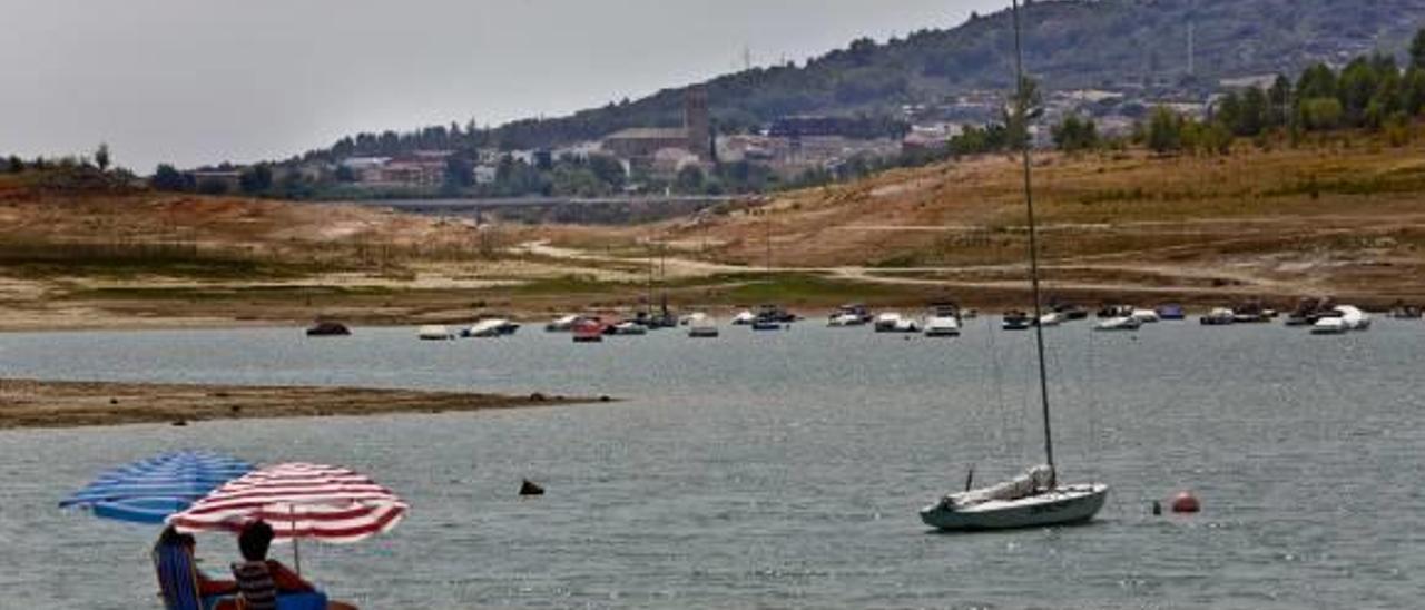 El Tajo se sitúa a 15 hectómetros cúbicos del límite para cerrar el trasvase en 2016