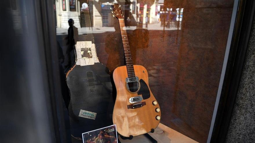 La guitarra de Cobain en &#039;MTV Unplugged&#039;, vendida por casi 5,4 millones de euros