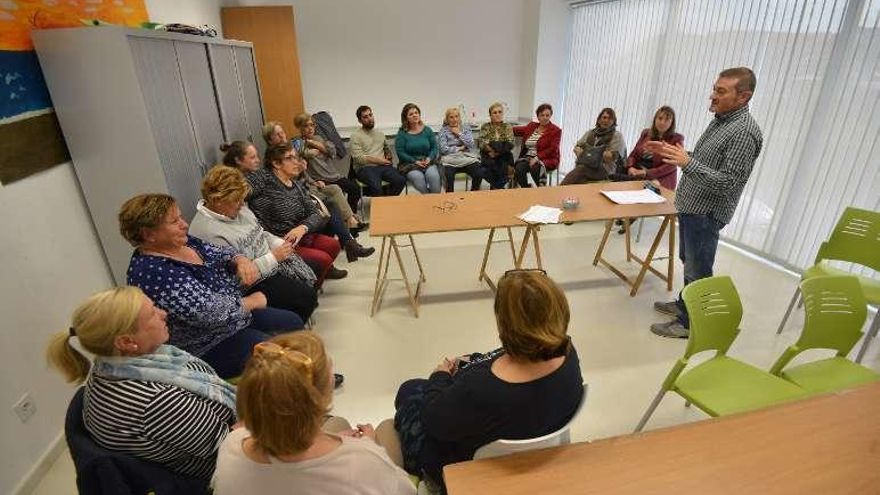 Asistentes a la actividad de ayer en Raxó. // G. Santos