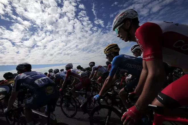 Decimosegunda etapa del Tour de Francia (Chauvigny - Sarran Corrèze)