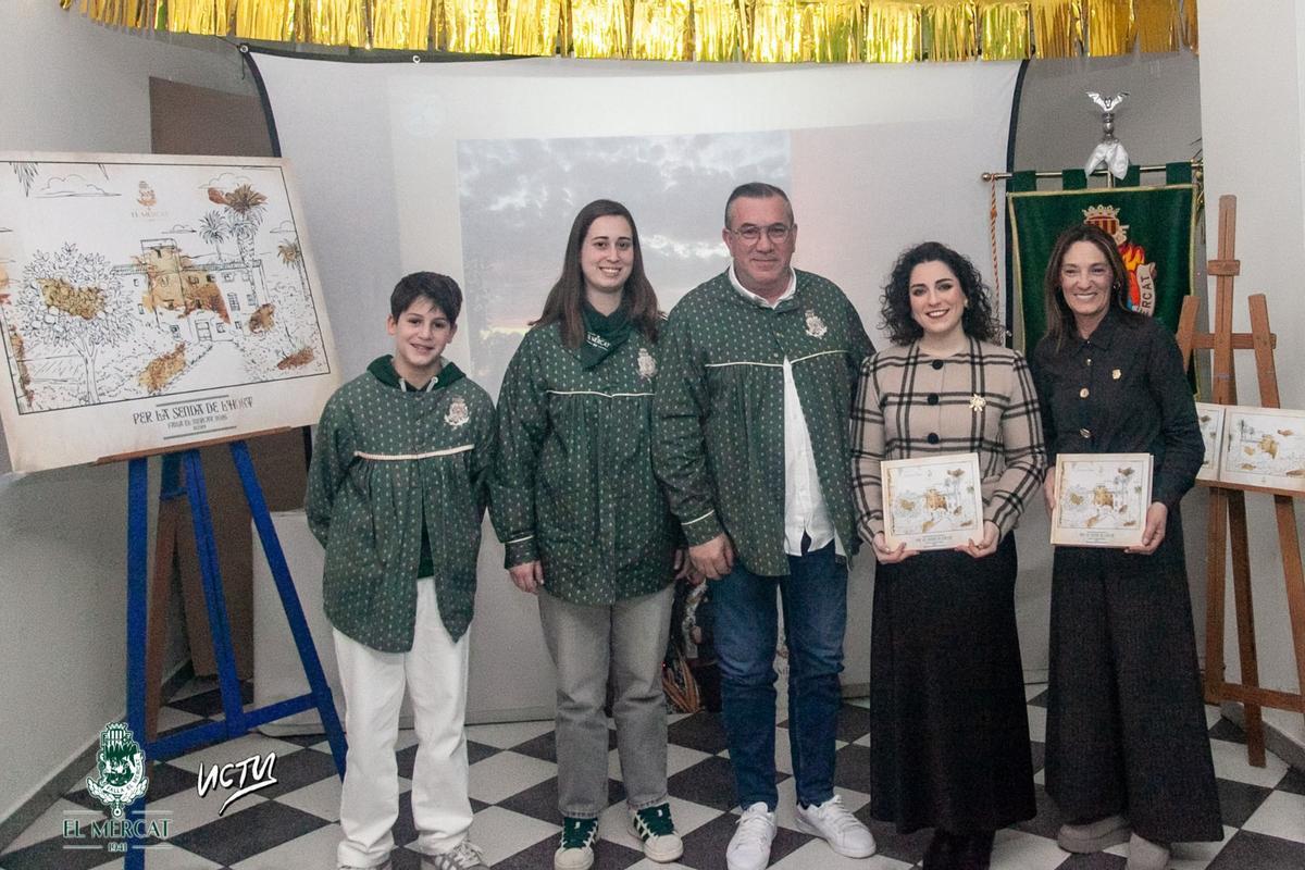 La falla El Mercat de Alzira consigue el tercer premio por el uso del valenciano en los llibrets.