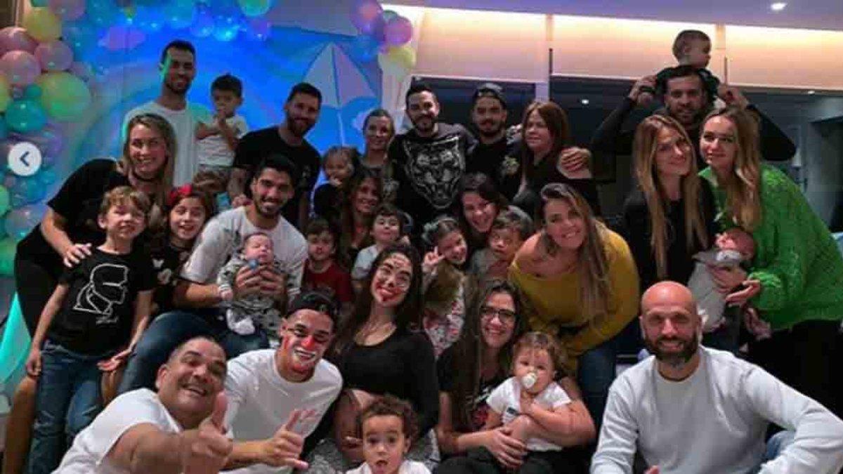 Foto de familia de la fiesta celebrada por Coutinho