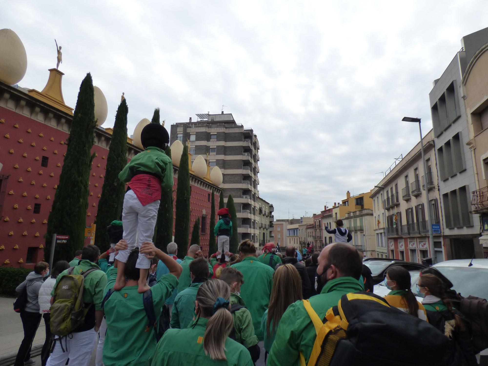 Onze colles castelleres es reuneixen a Figueres en la trobada de tardor de Colles del Nord