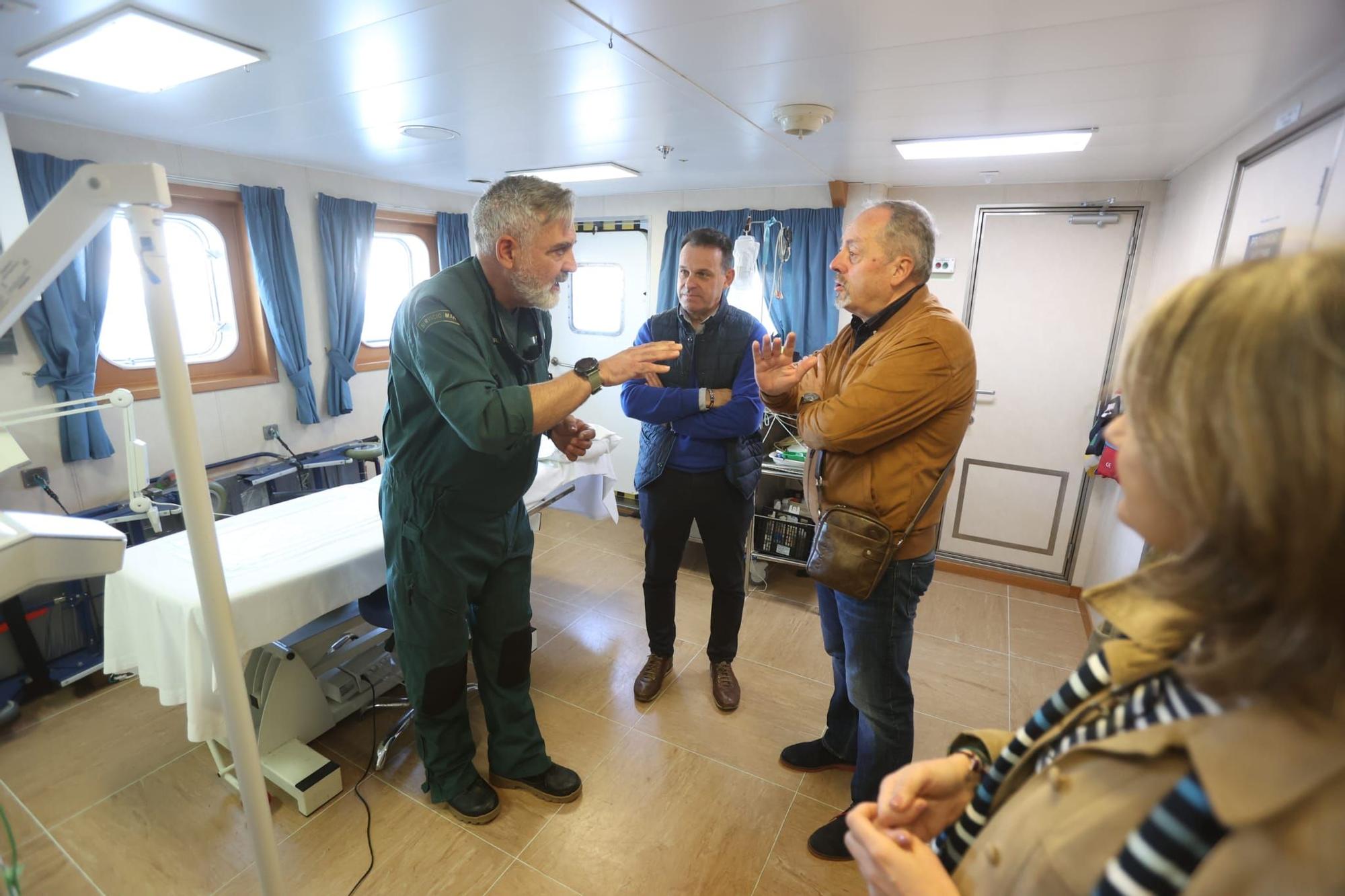 El buque oceánico de la Guardia Civil 'Río Segura'  en la Volvo Race Alicante 2023