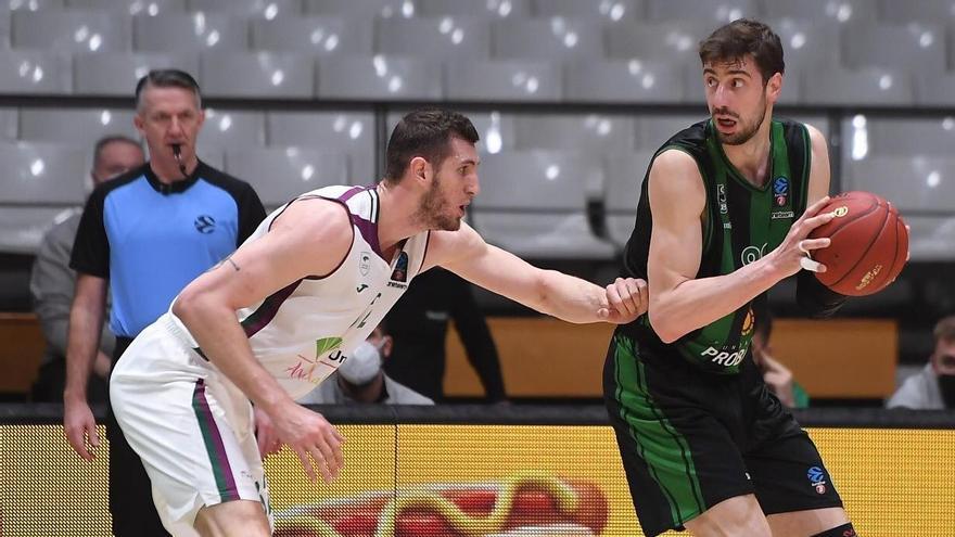 El Unicaja gana en Badalona