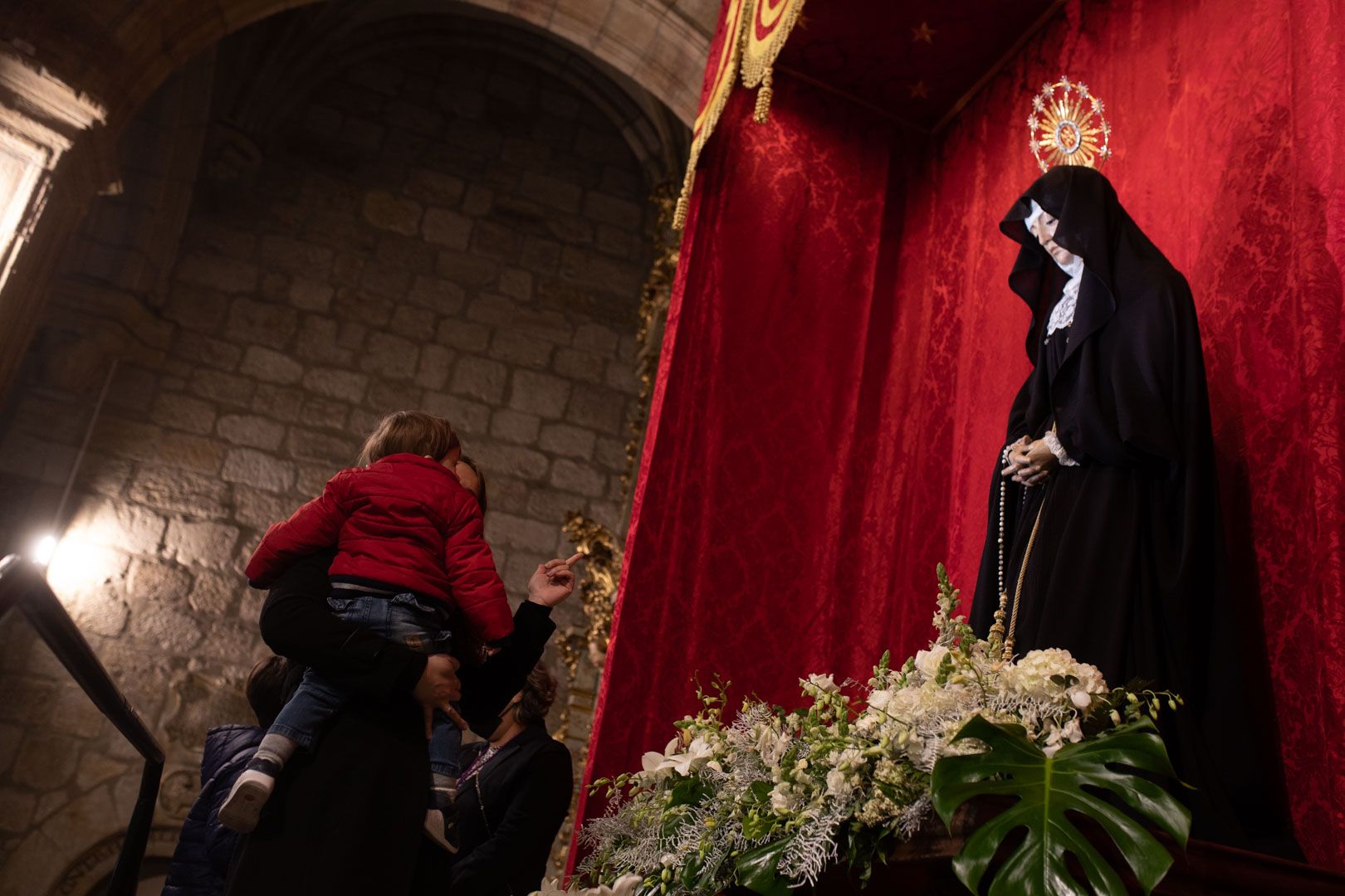 GALERÍA | La presentación de niños a la Virgen de la Soledad, en imágenes