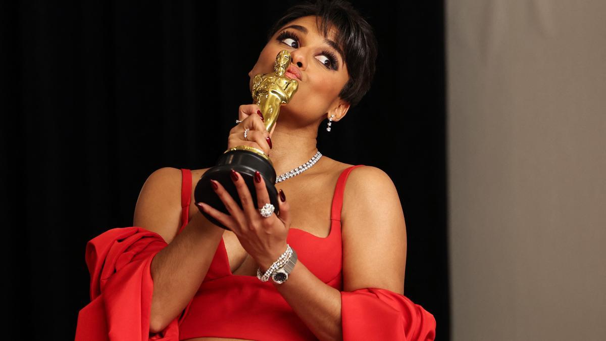 Oscar 2022. Ariana DeBose gana el premio a mejor actriz de reparto