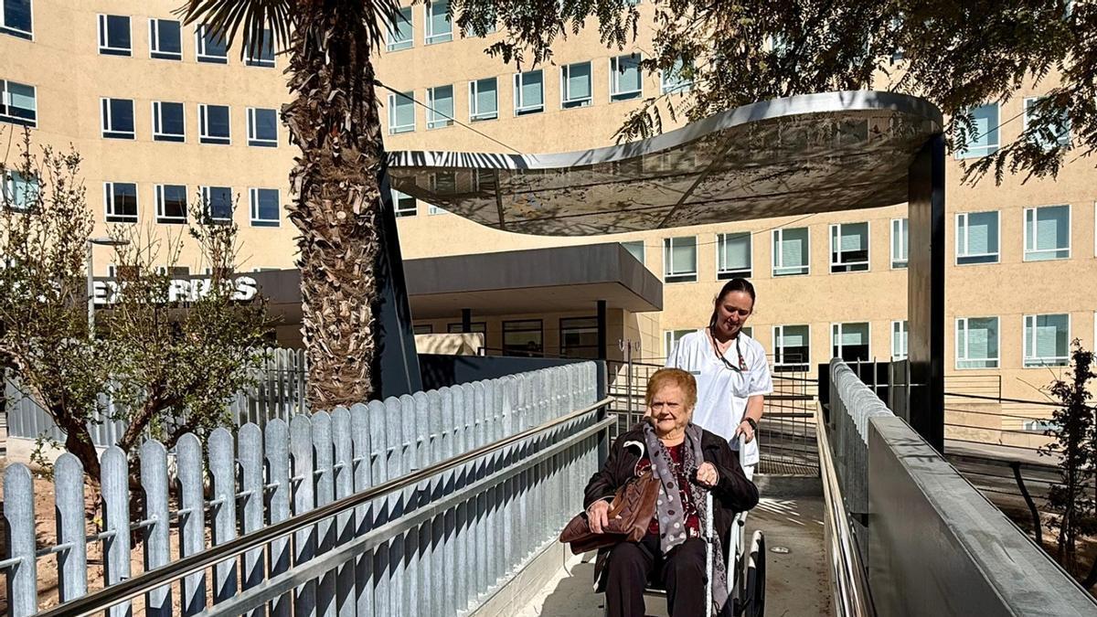 Nueva rampa en el edificio de Consultas Externas de Alicante