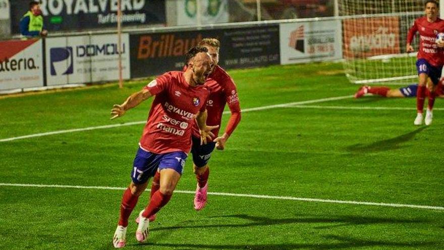 Xumetra celebrant el gol de la victòria contra el Barça B