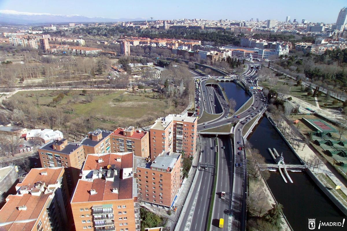 Puente del Rey, una carretera muy transitada cada día