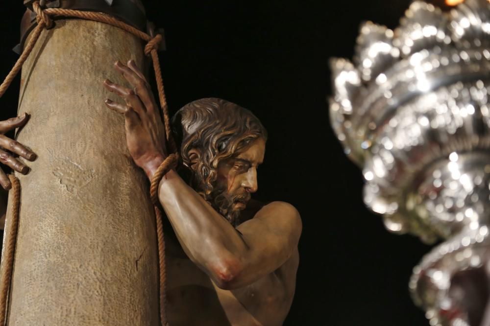 Miles de personas contemplaron el paso de las imágenes de las seis cofradías que participan en Lunes Santo