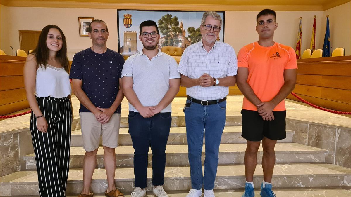 Nou president de la Societat Musical d&#039;Albal amb l&#039;alcalde i el regidor.