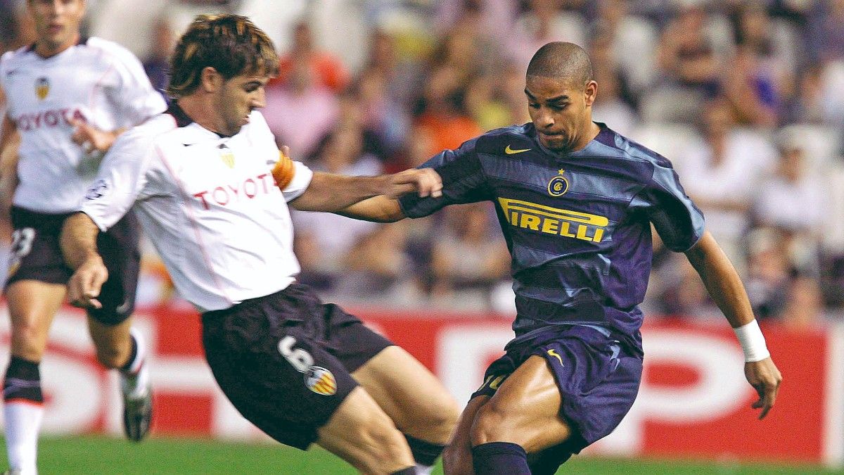 Adriano, en un duelo ante el Valencia