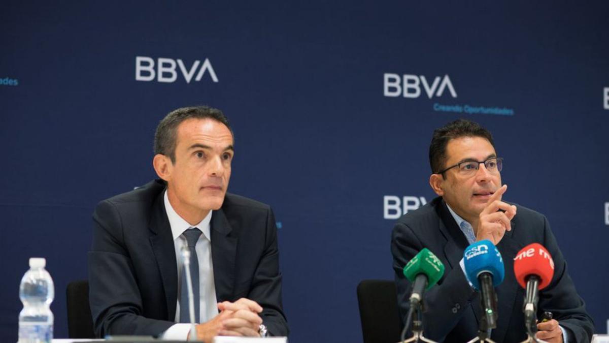 Francisco Javier Jerez y Miguel Cardoso, ayer al presentar el informe.