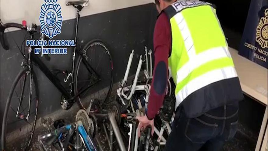 Cae una banda criminal que dirigía el mercado ilícito de bicicletas robadas en Alicante