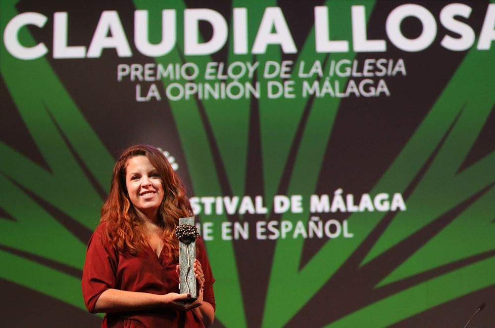 El premio que entrega La Opinión de Málaga le fue entregado a la directora peruana Clauida Llosa en la gala celebrada en el Teatro Cervantes