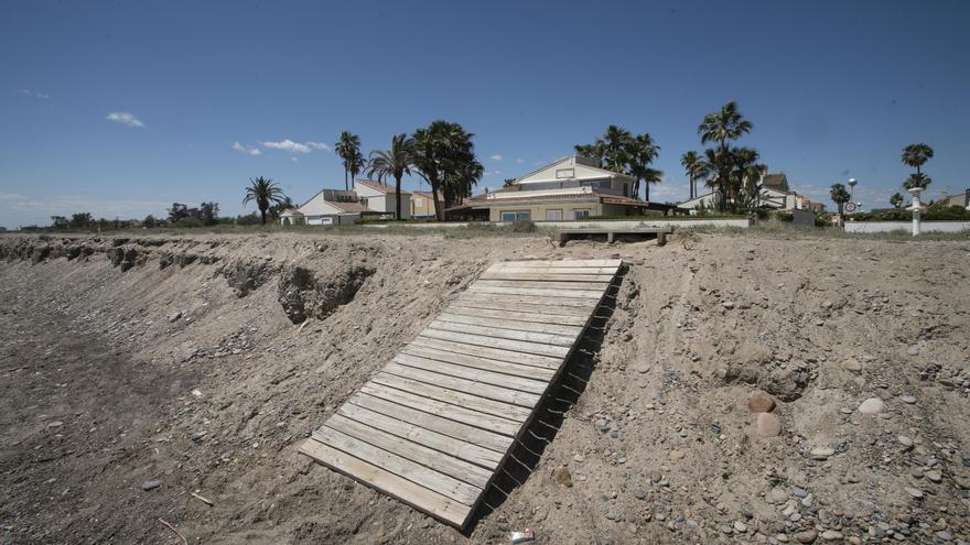 La playa Malvarrosa logra la bandera azul en Sagunt tras la previsión de ampliar servicios
