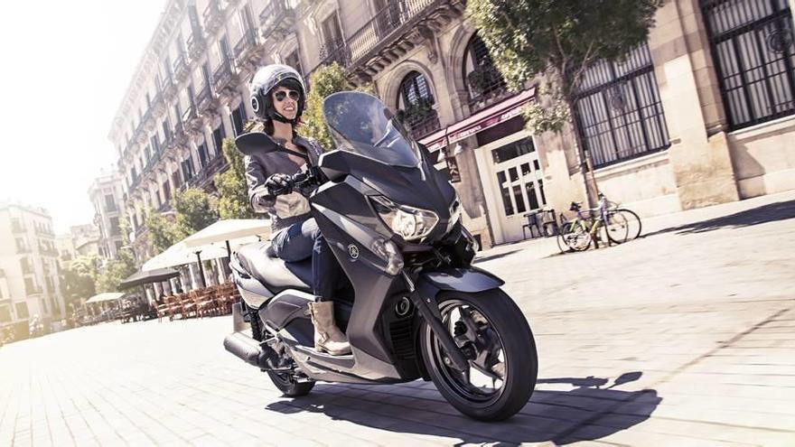 La doble oferta en el competido segmento de los scooters 125 de Yamaha, con los X-Max y N-Max, satisfará sobradamente cualquier exigencia