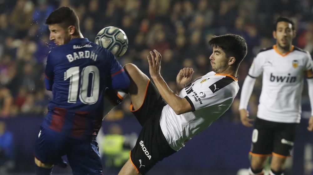 Las mejores imágenes del derbi Levante UD - Valencia CF