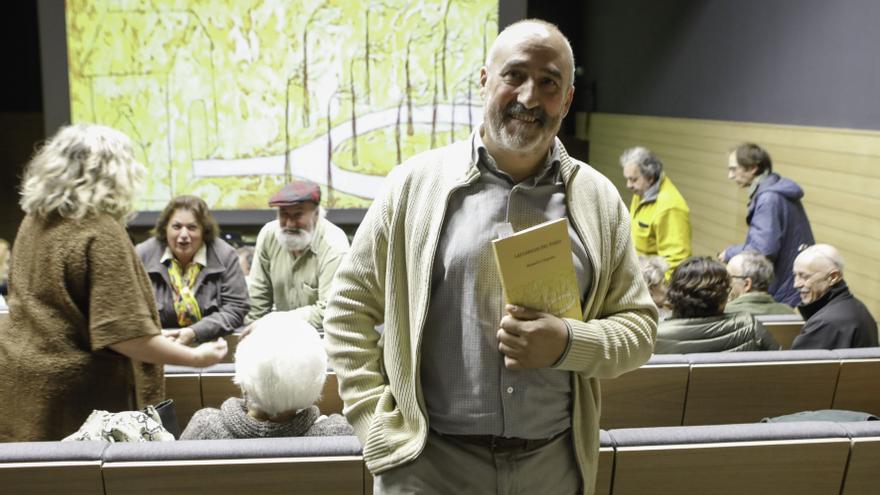 El poeta gijonés Alejandro Céspedes gana el Premio Iberoamericano de Poesía Juan Ramón Jiménez