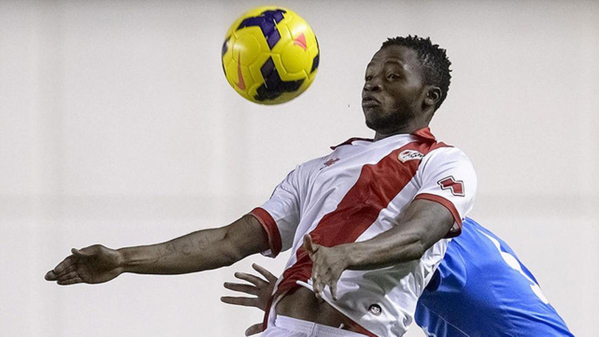 Lass Bangoura, delantero guineano del Rayo, durante un partido en Vallecas