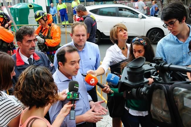 Efectivos de los Bomberos de Las Palmas de Gran ...