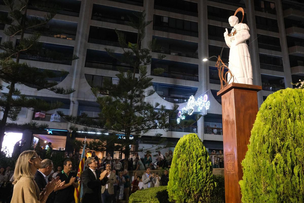 Así ha sido la inaguración y bendición de la nueva escultura de San Francisco de Asís en Crevillent