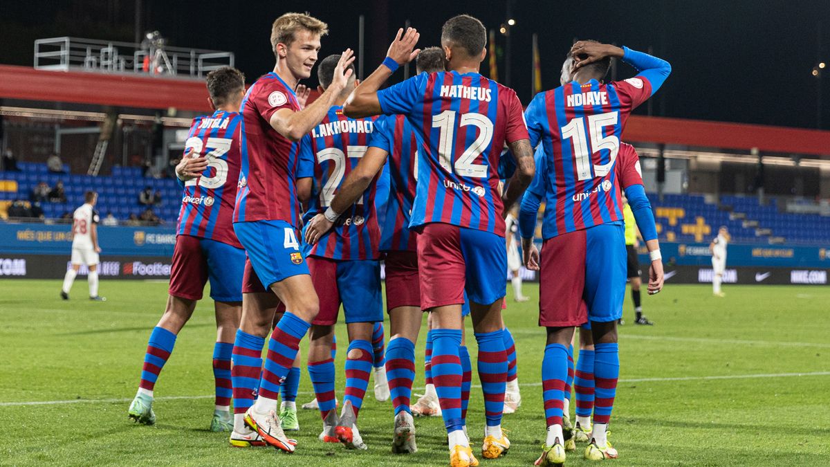 Los azulgranas celebran uno de los goles ante el Sevilla Atlético