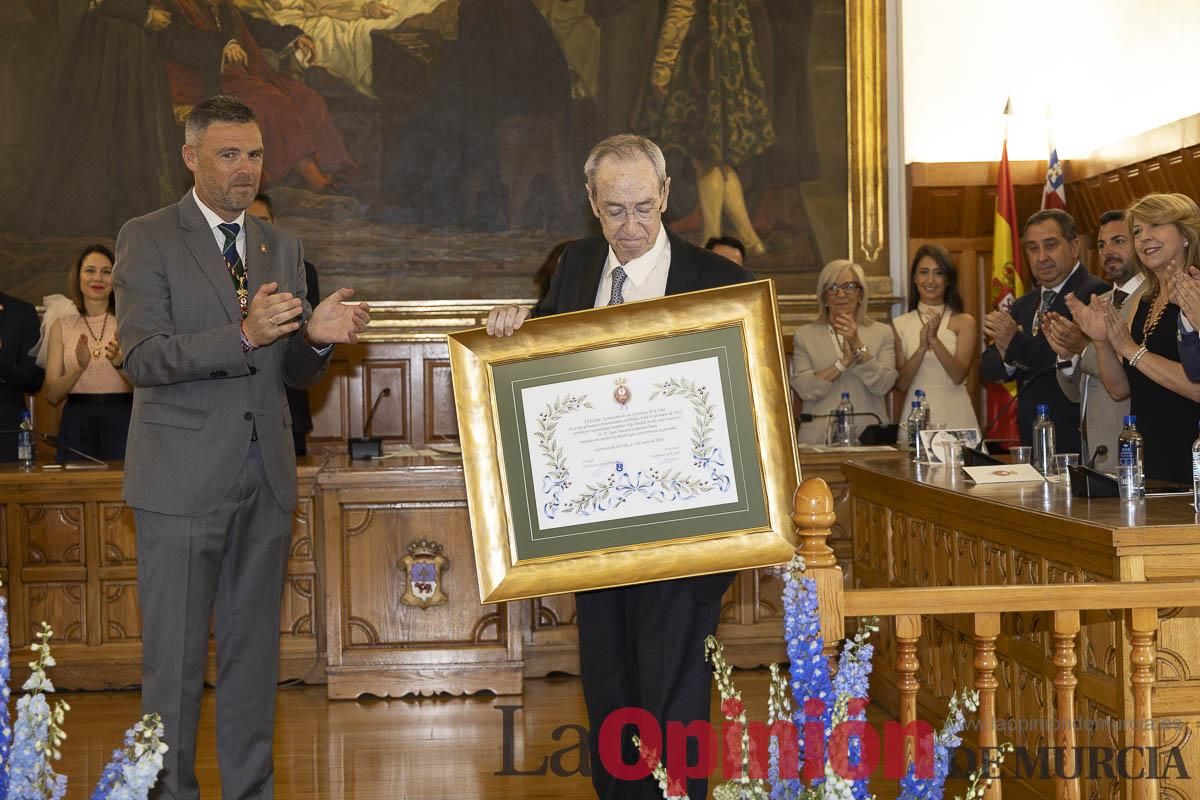 Así se ha vivido el emocionante acto del nombramiento de 'Hijo Predilecto' de Caravaca al doctor Juan Manuel Laborda
