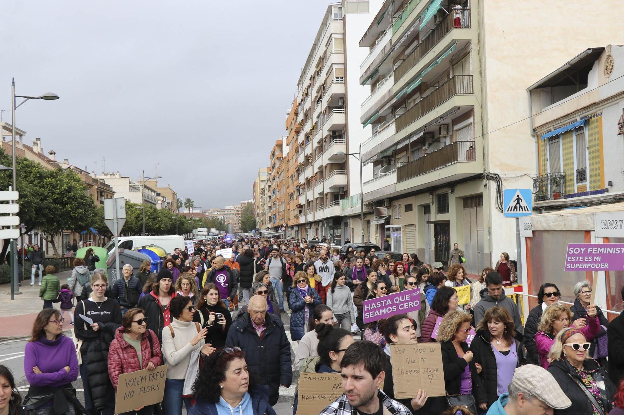 Así fue la manifestación del 8M en el Port de Sagunt