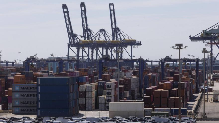 El puerto de València se posiciona mejor que Algeciras ante la reapertura de Suez