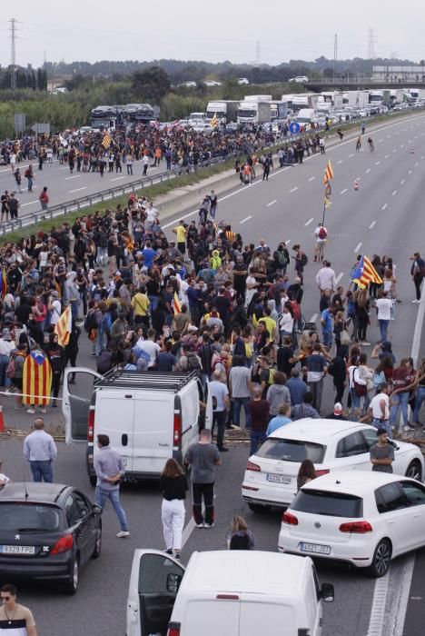 Tall de l'autopista AP-7 a Girona sud per protestar per la sentència del procés